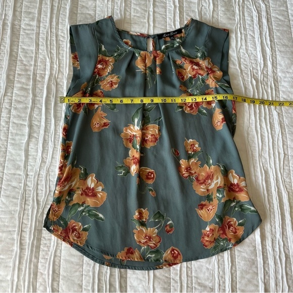 2/$30 Alice Blue Sleeveless Blouse Top Floral Blue and Tan/ Cream SZ XSP - Picture 10 of 10